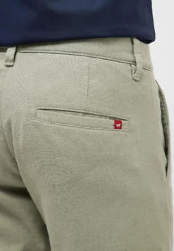 Hose Style Brad Chino