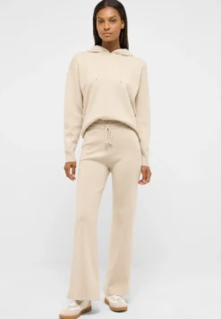 Hose Style Healy