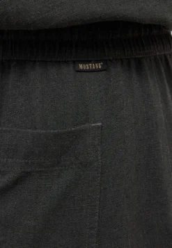 Hose Style Lacey