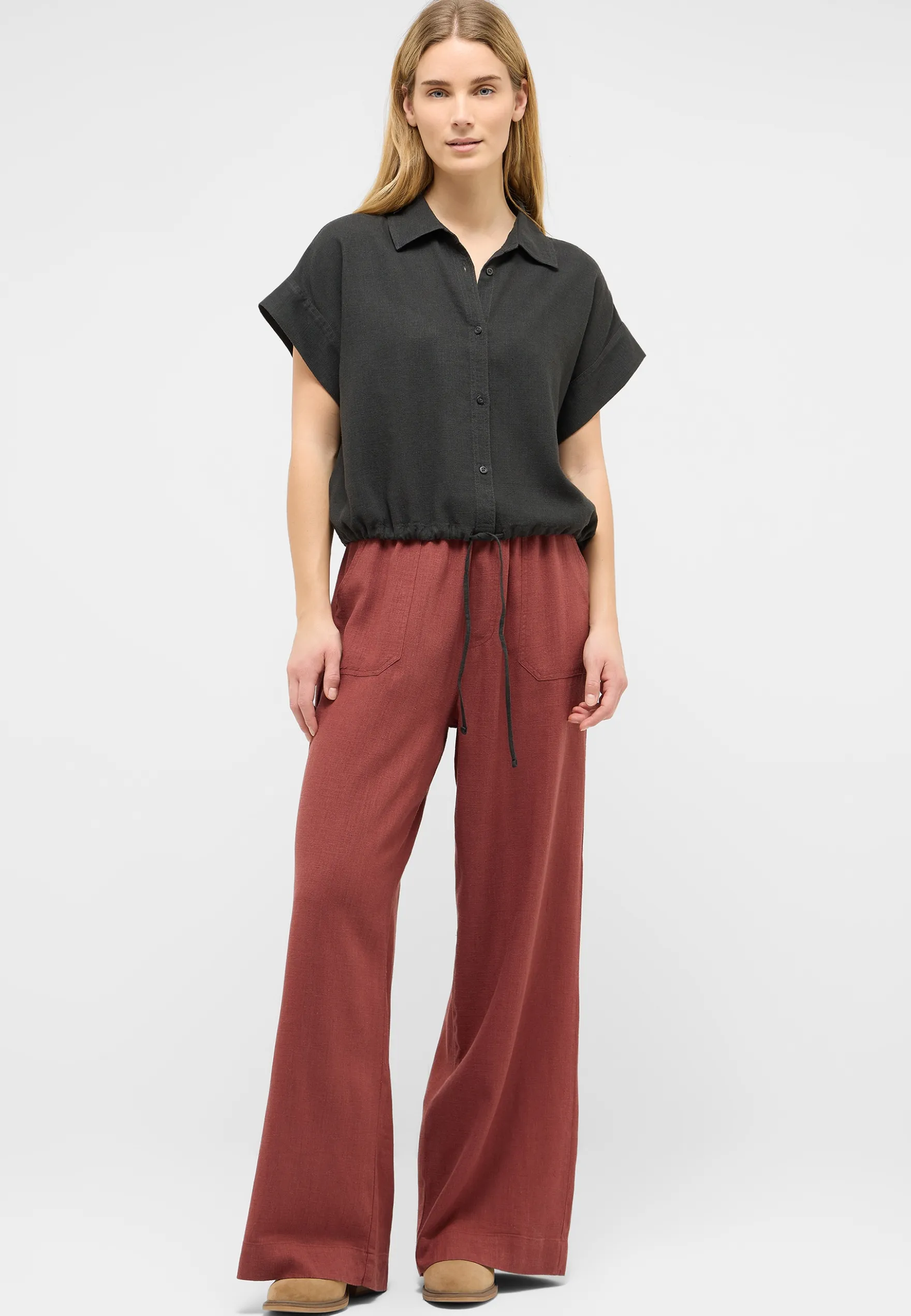 Hose Style Lacey