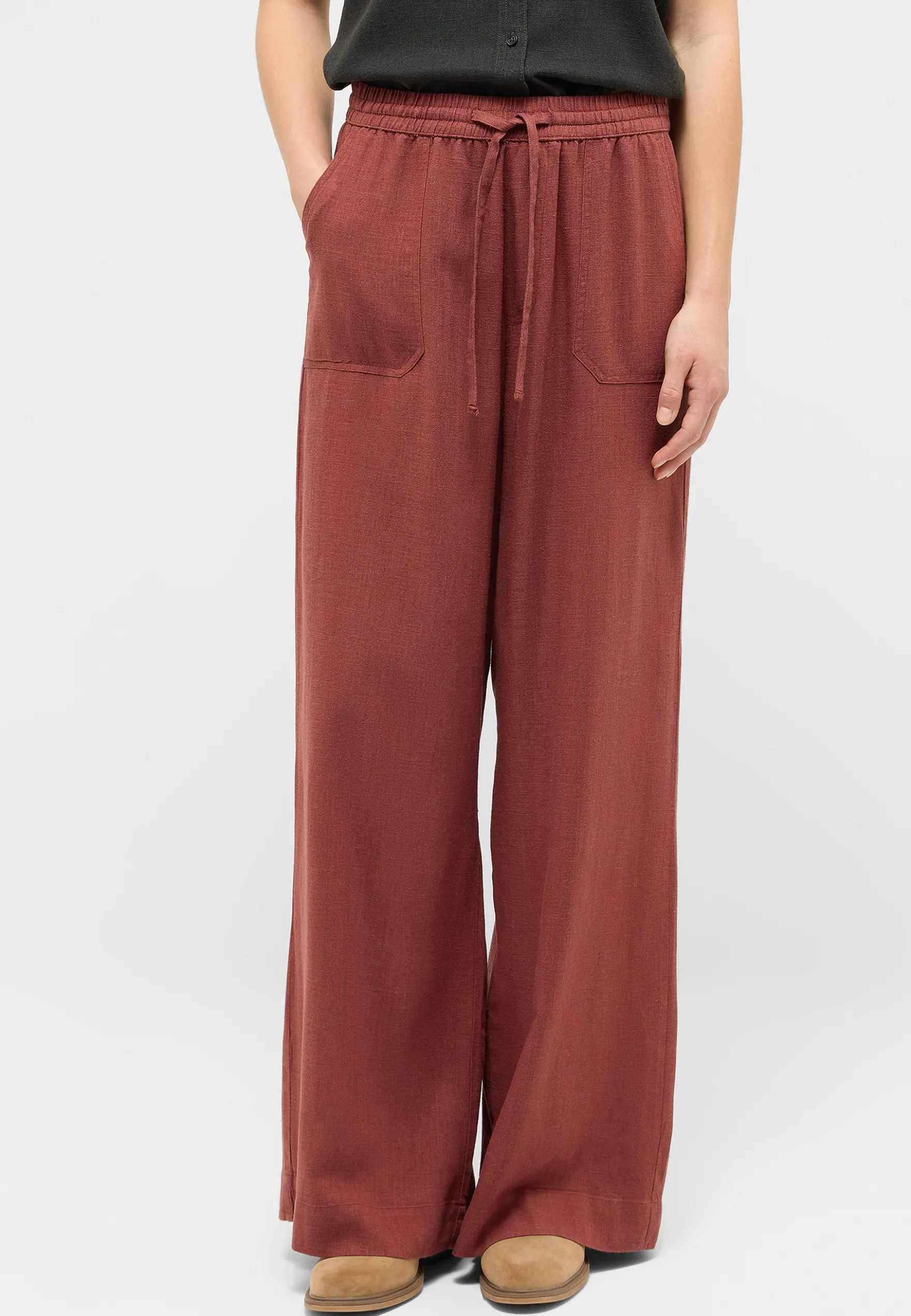 Hose Style Lacey