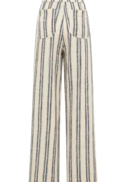 Hose Style Lacey