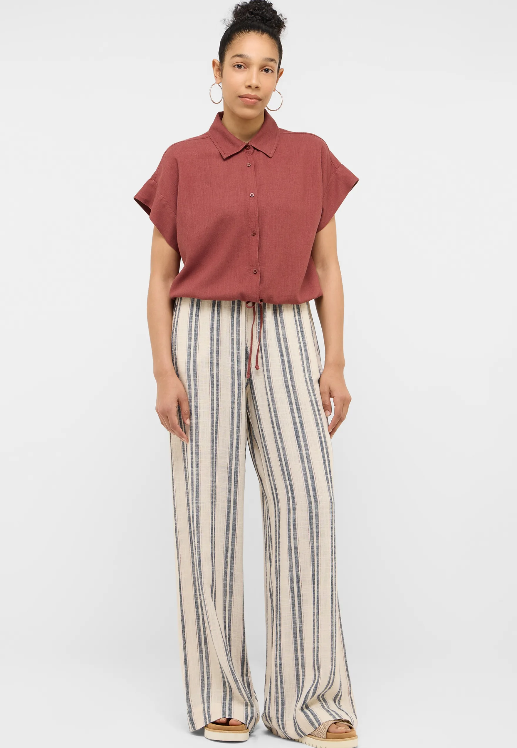Hose Style Lacey
