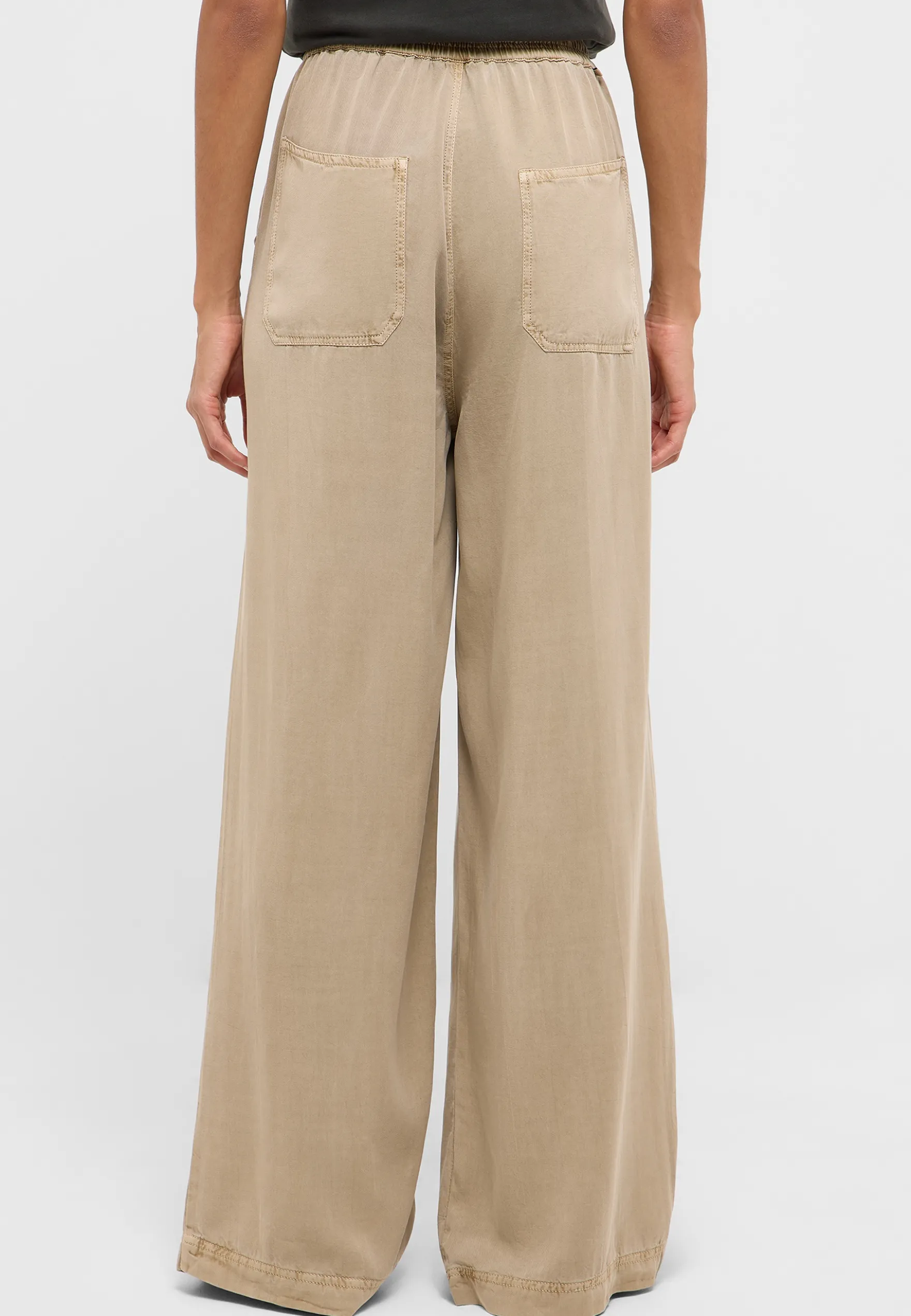 Hose Style Mirabelle