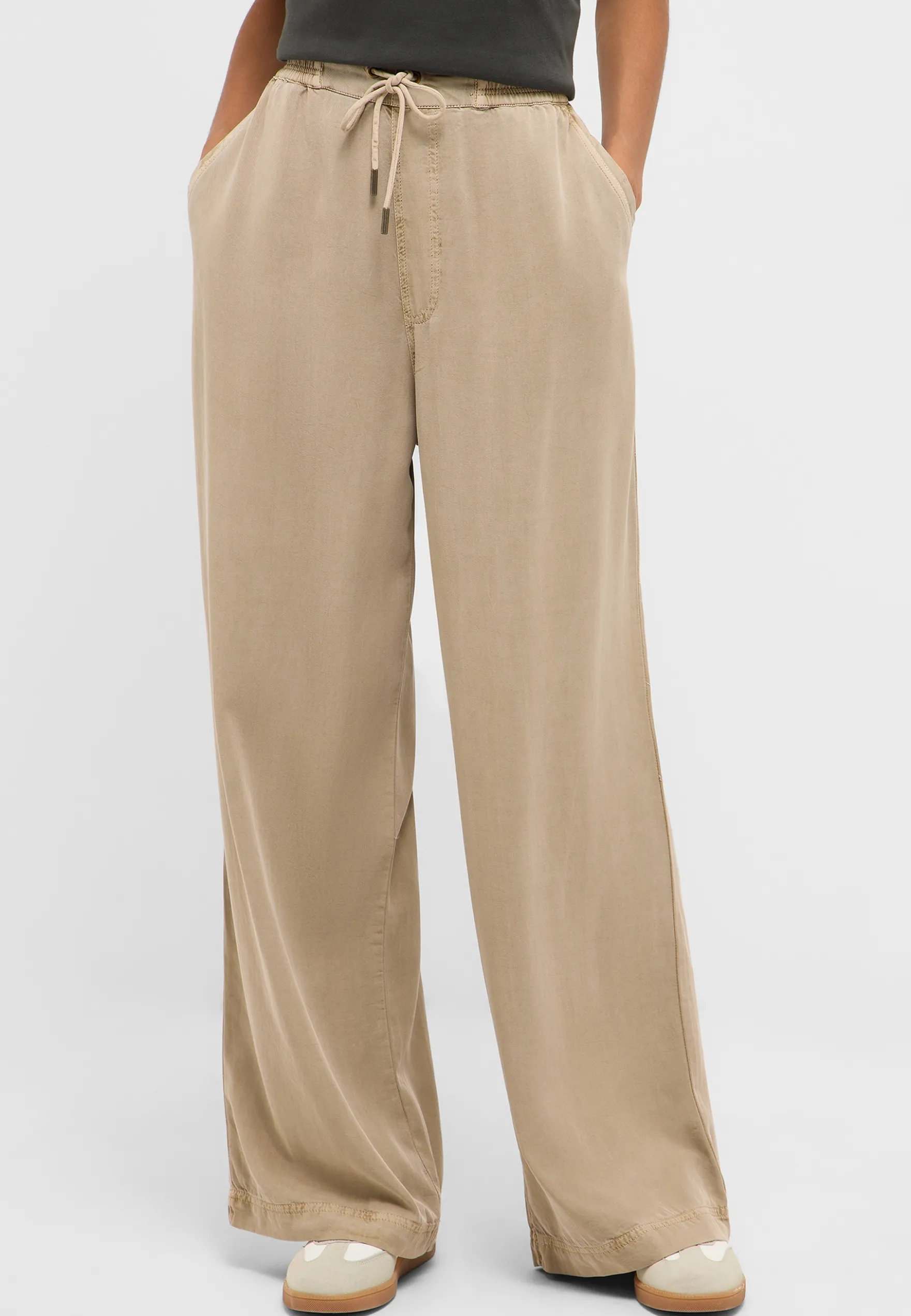 Hose Style Mirabelle