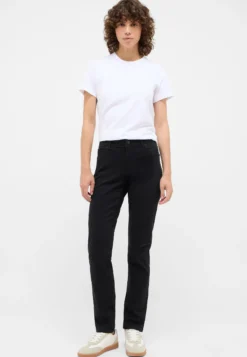 Jeans Style Crosby Relaxed Slim