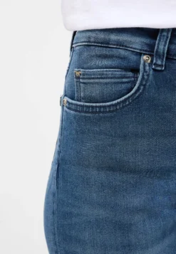Jeans Style Crosby Relaxed Slim