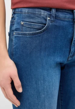 Jeans Style Crosby Relaxed Slim