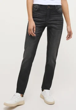 Jeans Style Crosby Relaxed Slim