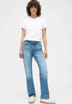 Jeans Style Crosby Relaxed Straight