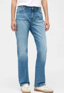 Jeans Style Crosby Relaxed Straight