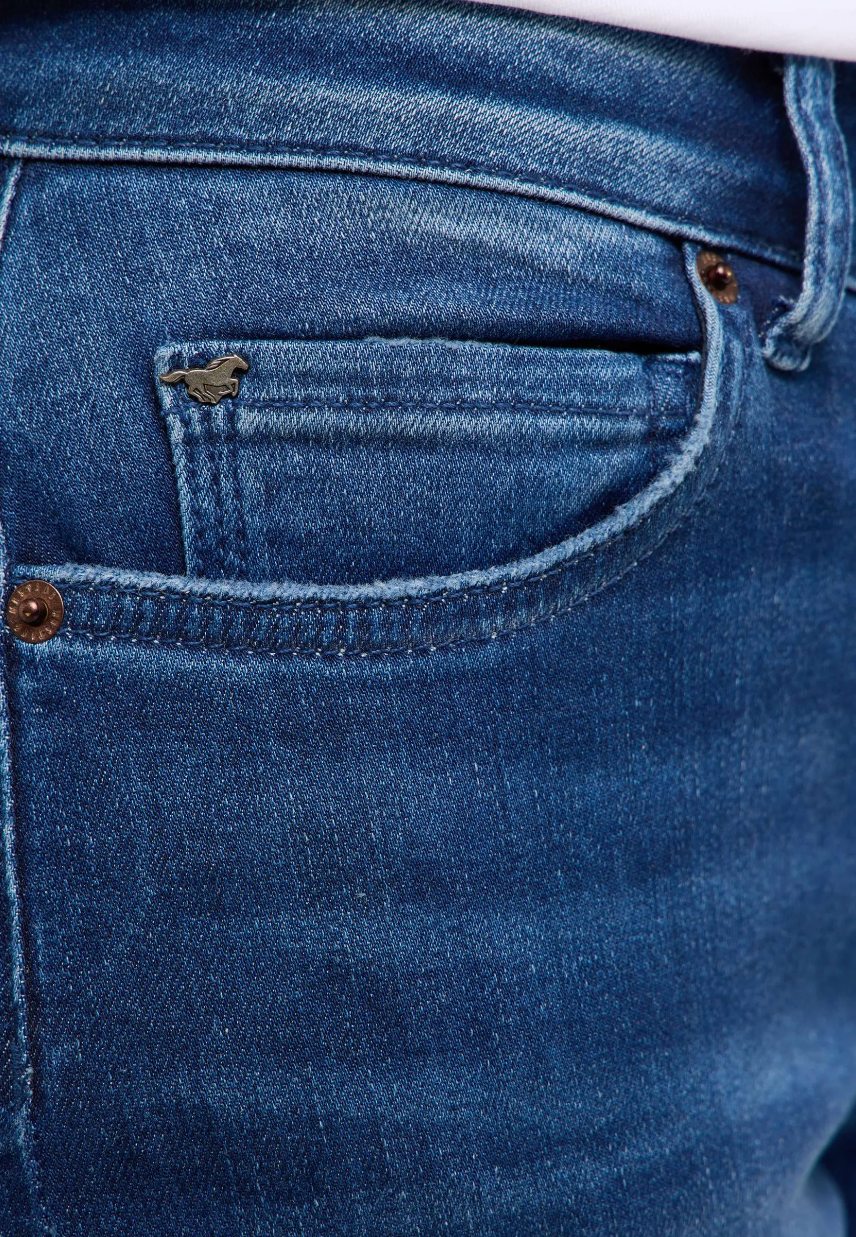 Jeans Style Crosby Relaxed Straight