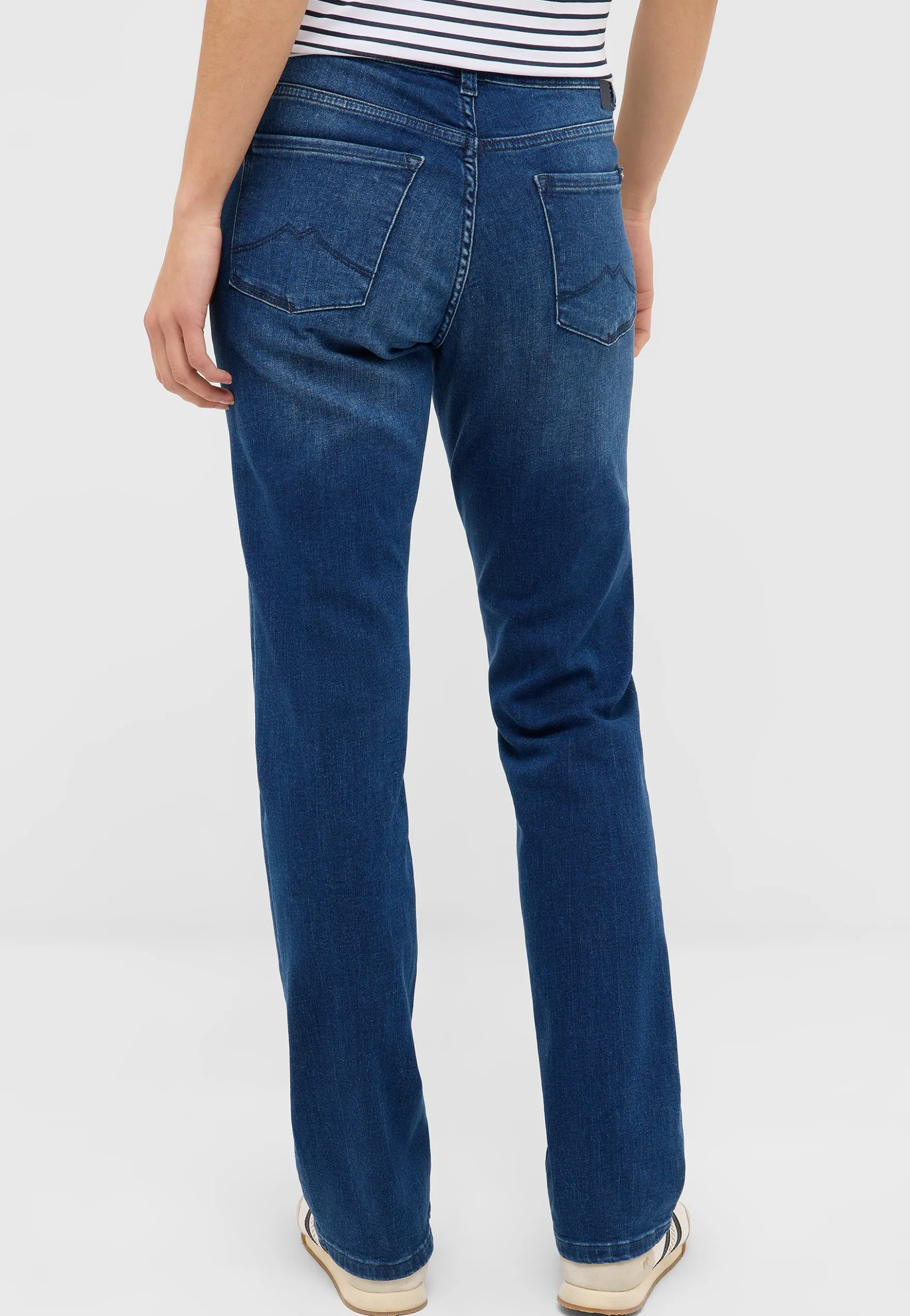 Jeans Style Crosby Relaxed Straight