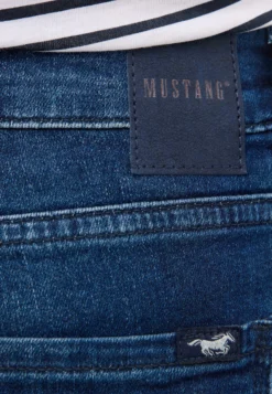 Jeans Style Crosby Relaxed Straight