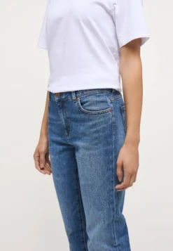 Jeans Style Crosby Relaxed Straight