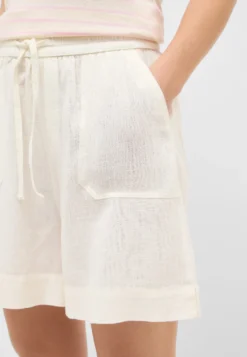 Short Style Hilo Shorts