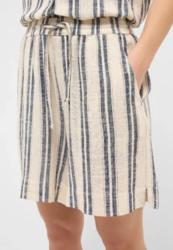 Short Style Hilo Shorts