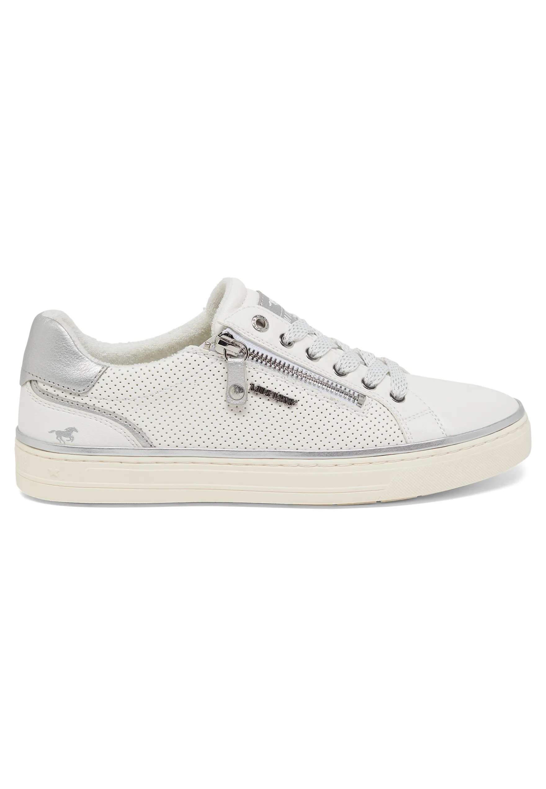 Sneaker Style Carmen