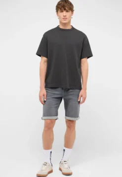 T-Shirt Style Akron