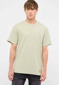 T-Shirt Style Arvin