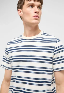 T-Shirt Style Austin
