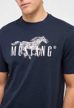 T-Shirt Style Austin