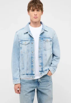 T-Shirt Style Austin