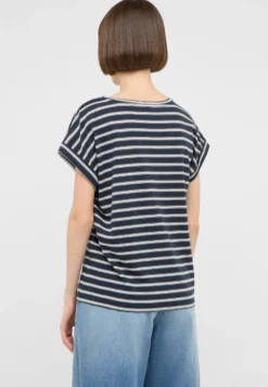 T-Shirt Style Lesley