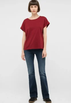 T-Shirt Style Lesley