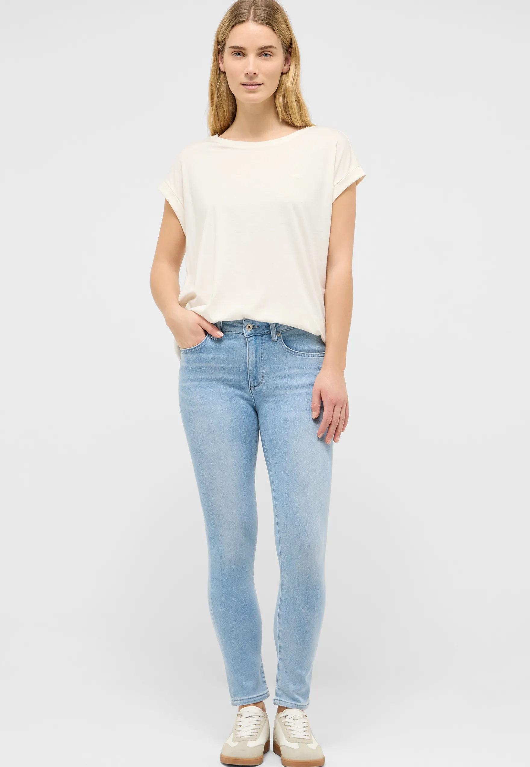 T-Shirt Style Lesley