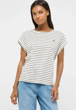 T-Shirt Style Lesley