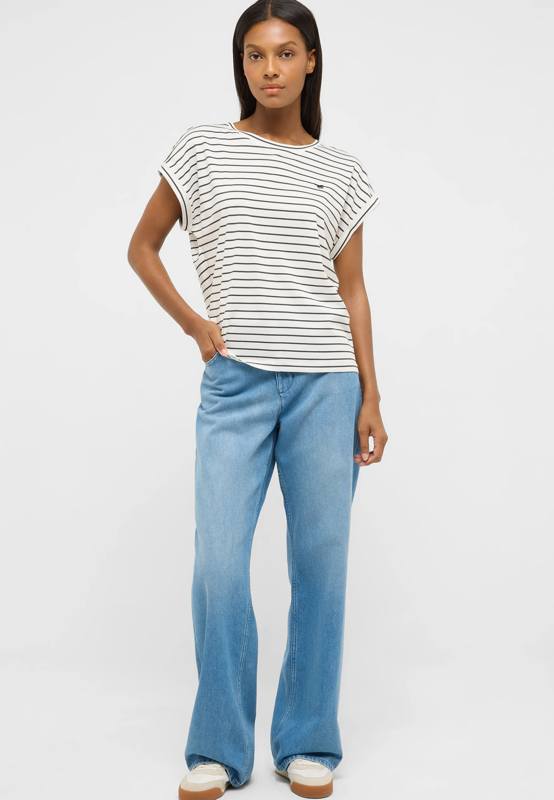 T-Shirt Style Lesley